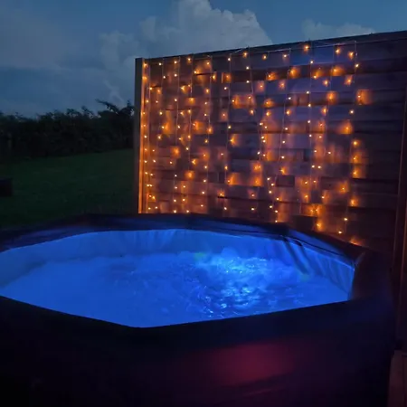 Caravane Seventies Avec Jacuzzi *