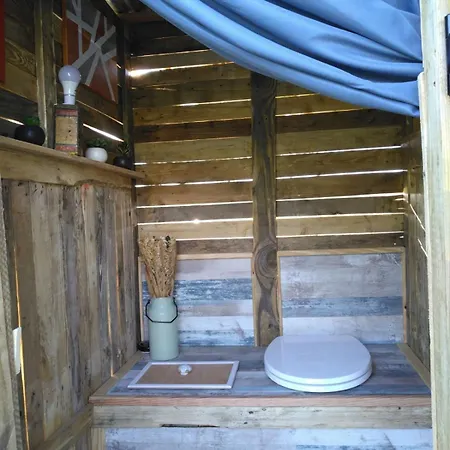 Luxury tent Caravane Seventies Avec Jacuzzi